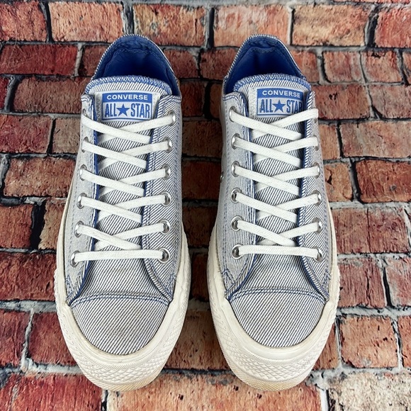 CONVERSE ALL-STAR CHUCK TAYLOR PLATFORM LOWTOPS, WOMANS SIZE 8 - Picture 3 of 11